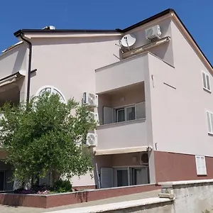 Pirun Apartment